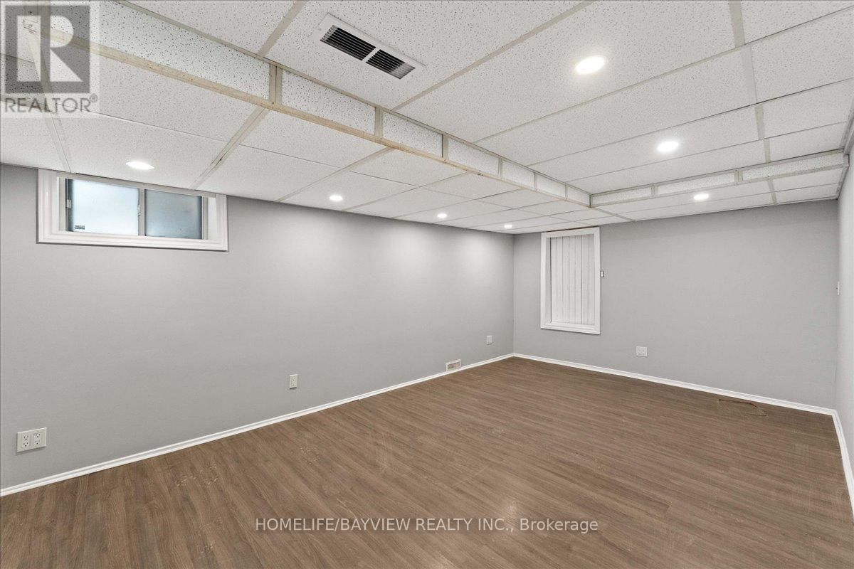 214 BURLINGTON STREET EAST Image 25