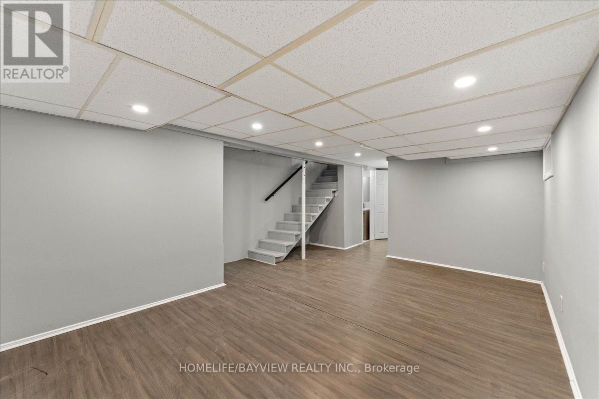 214 BURLINGTON STREET EAST Image 26