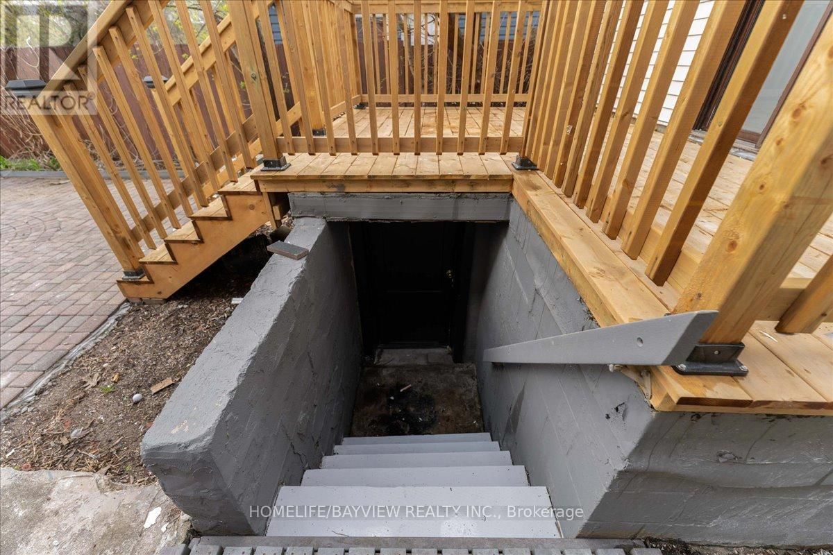 214 BURLINGTON STREET EAST Image 30