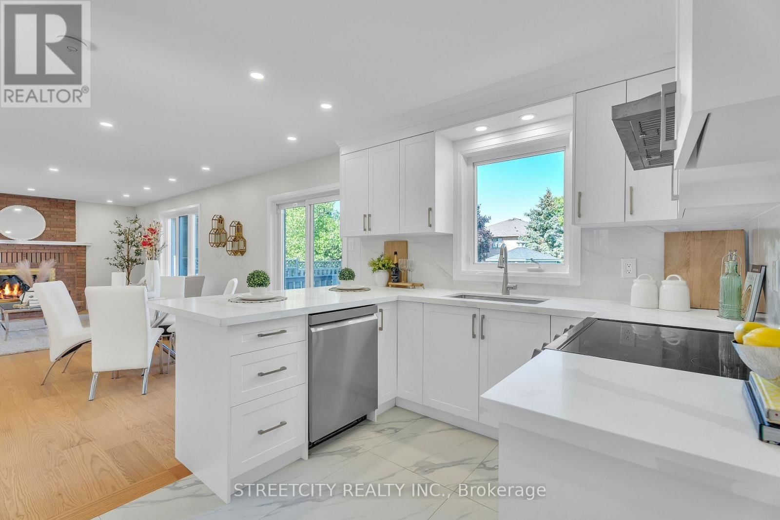 26 GRASMERE CRESCENT Image 12