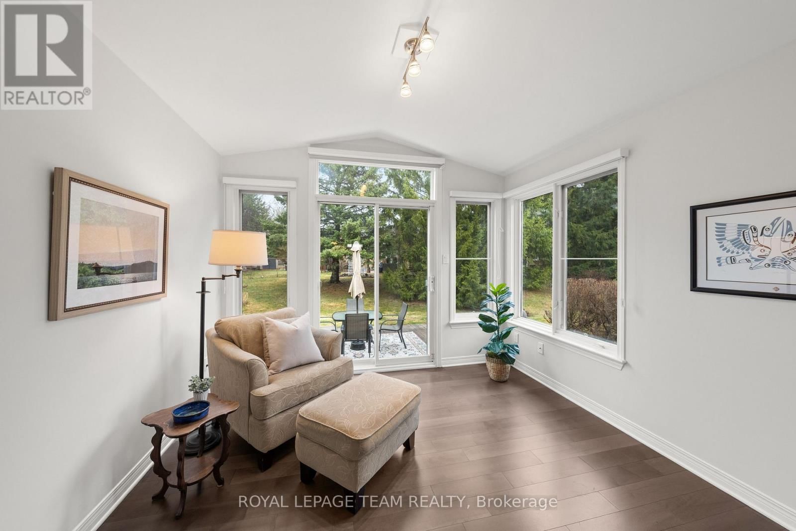 12 COULSON COURT Image 13