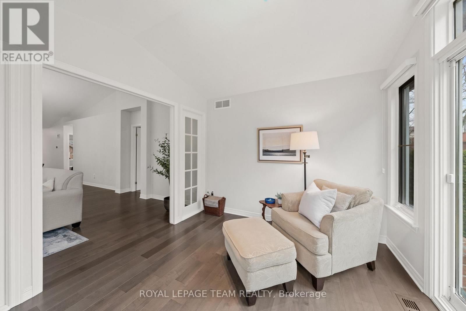 12 COULSON COURT Image 14