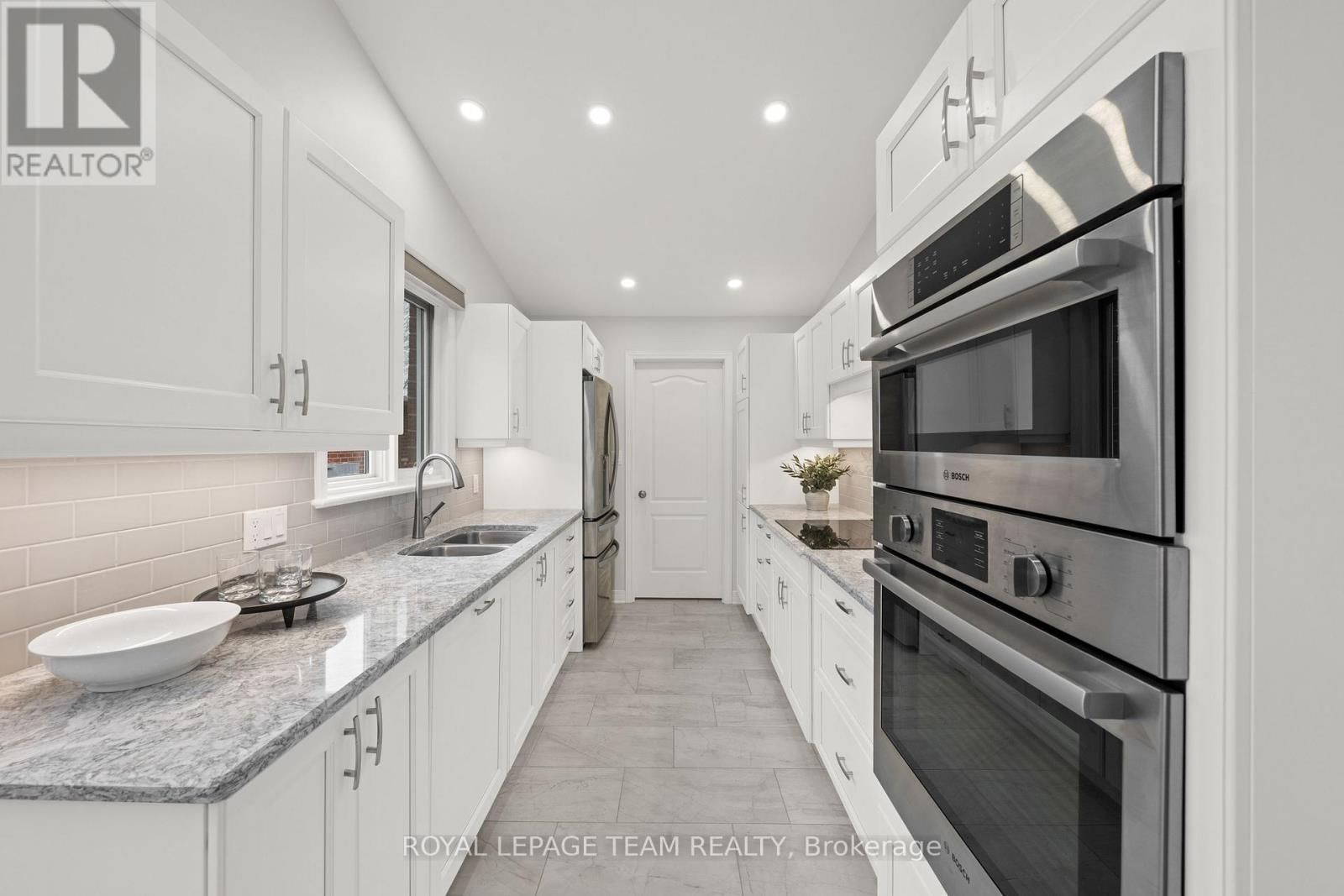 12 COULSON COURT Image 17