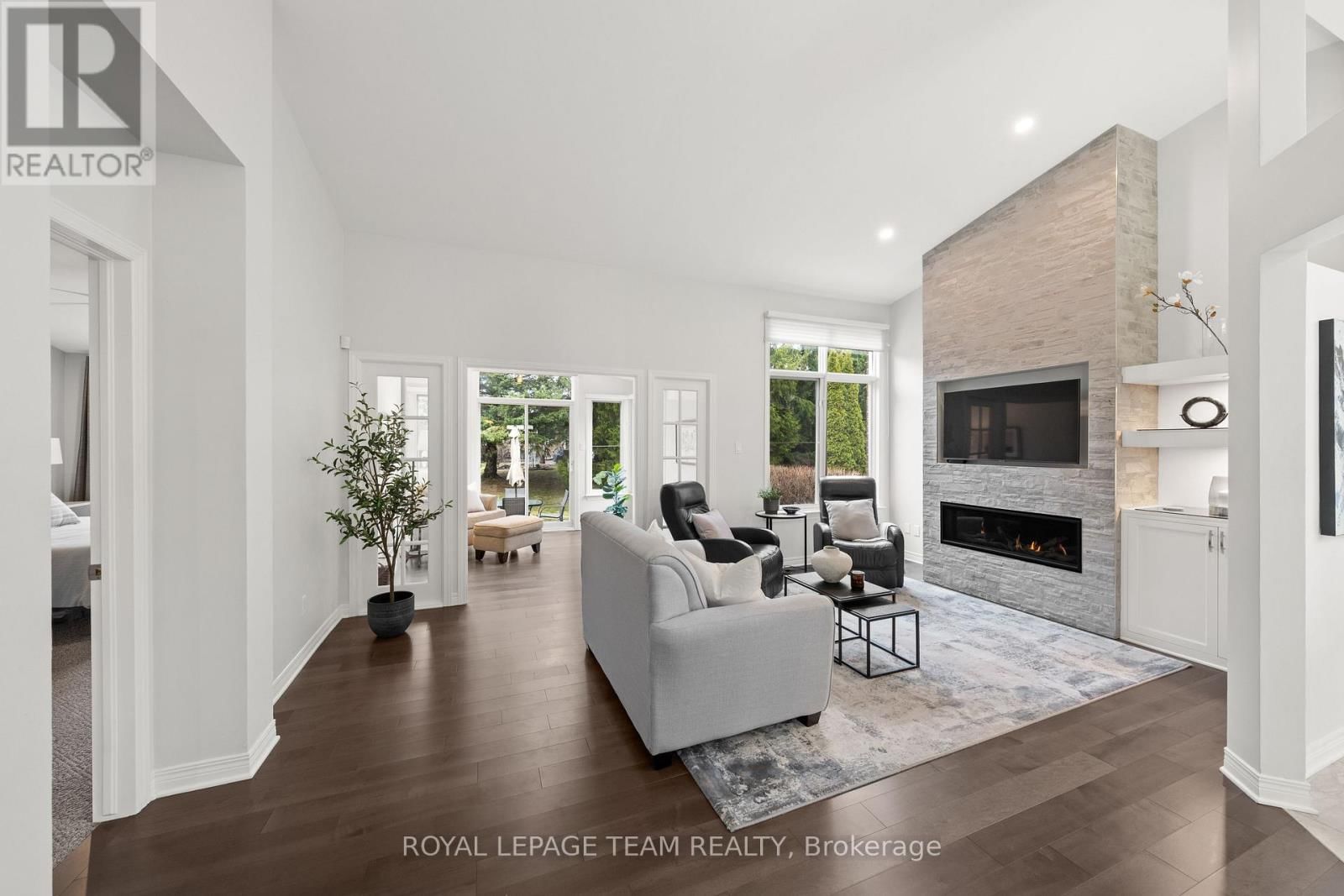 12 COULSON COURT Image 9