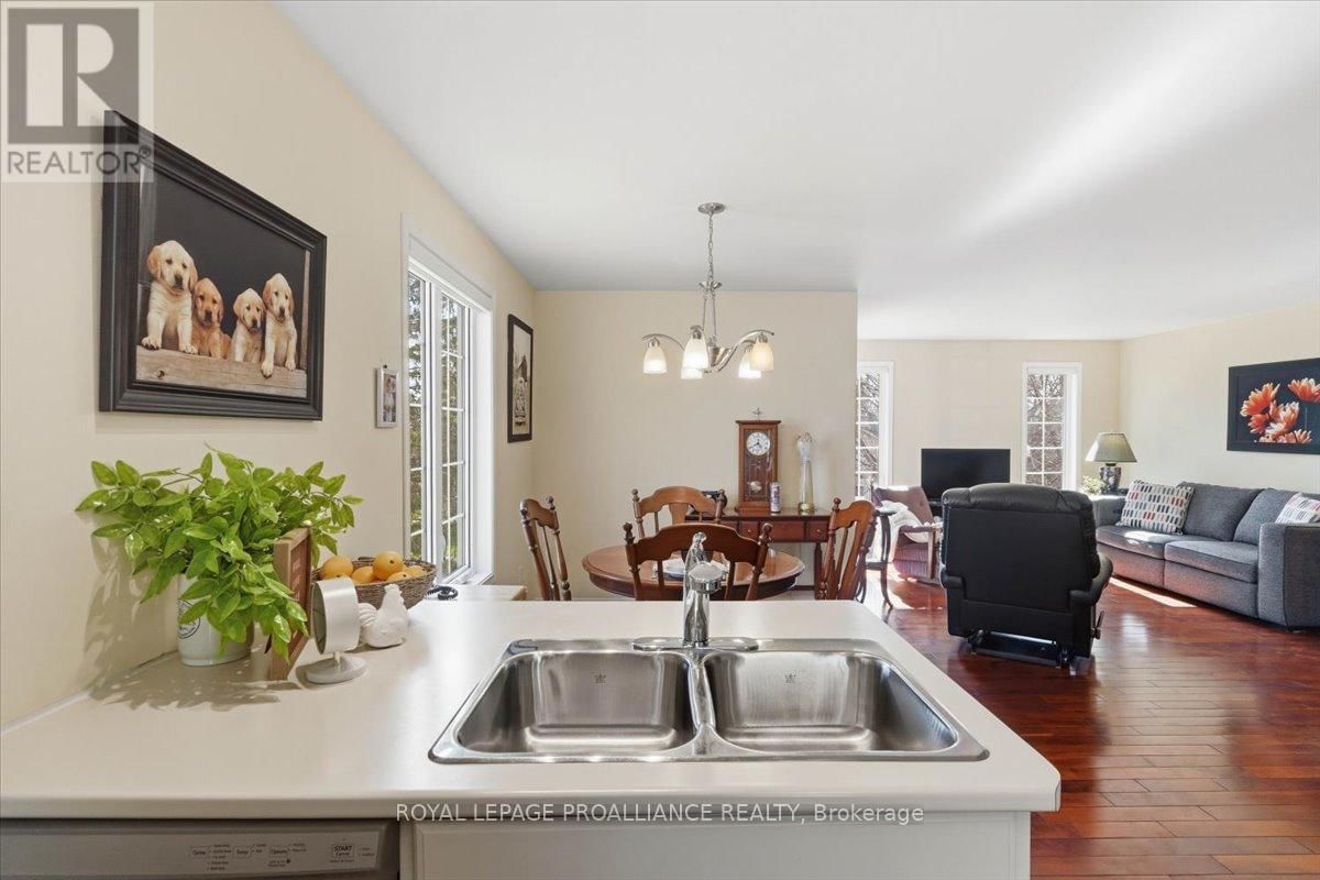 52 HORACE AVENUE Image 11