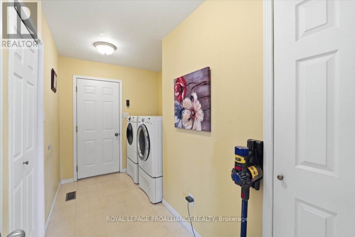 52 HORACE AVENUE Image 21