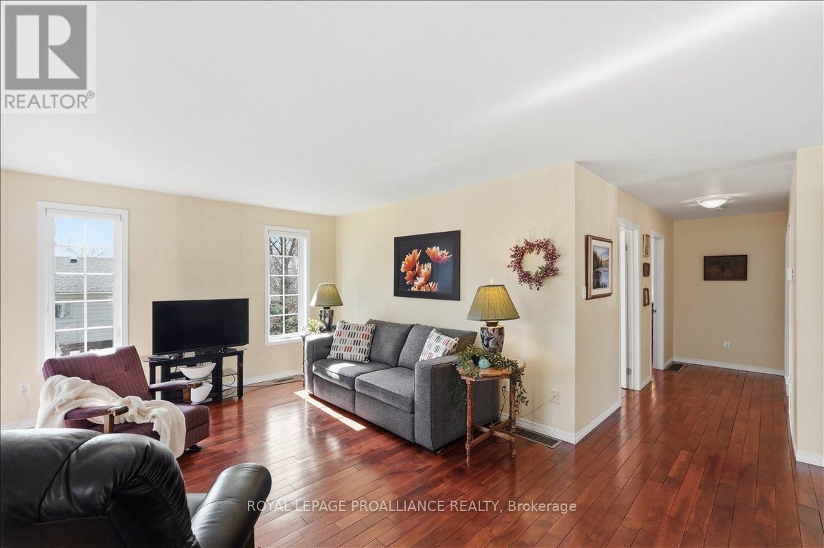 52 HORACE AVENUE Image 4