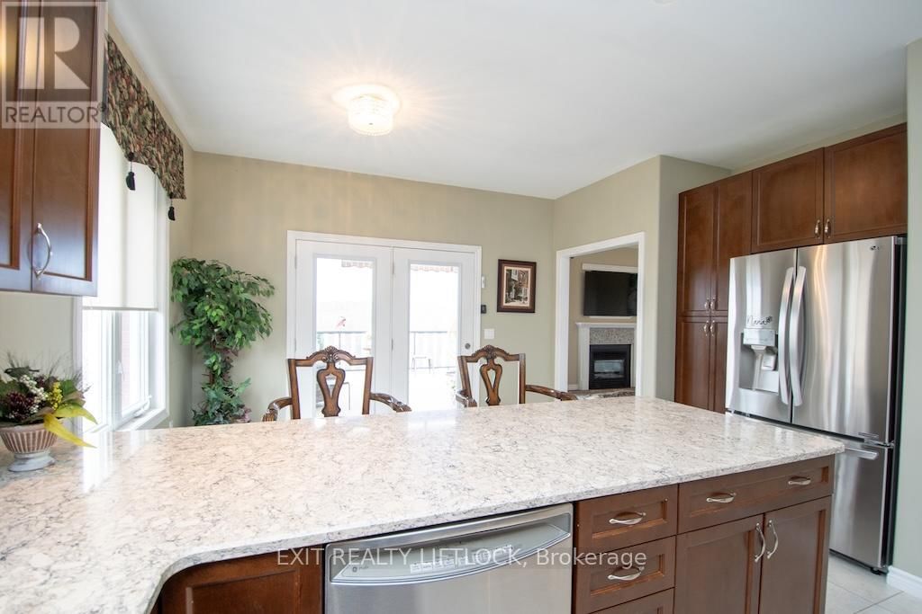 2495 CUNNINGHAM BOULEVARD Image 17