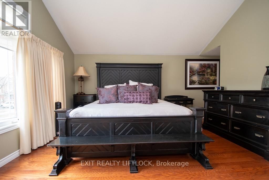 2495 CUNNINGHAM BOULEVARD Image 21