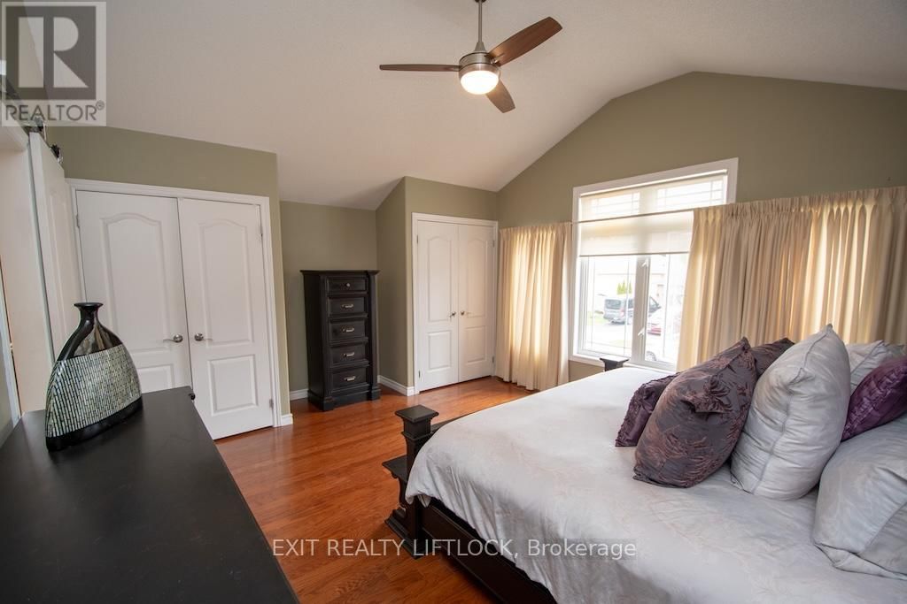 2495 CUNNINGHAM BOULEVARD Image 23