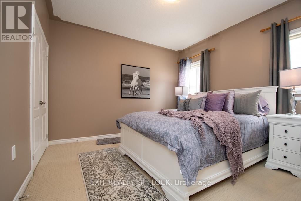 2495 CUNNINGHAM BOULEVARD Image 27