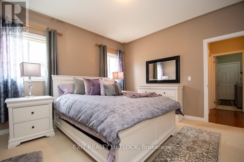 2495 CUNNINGHAM BOULEVARD Image 28