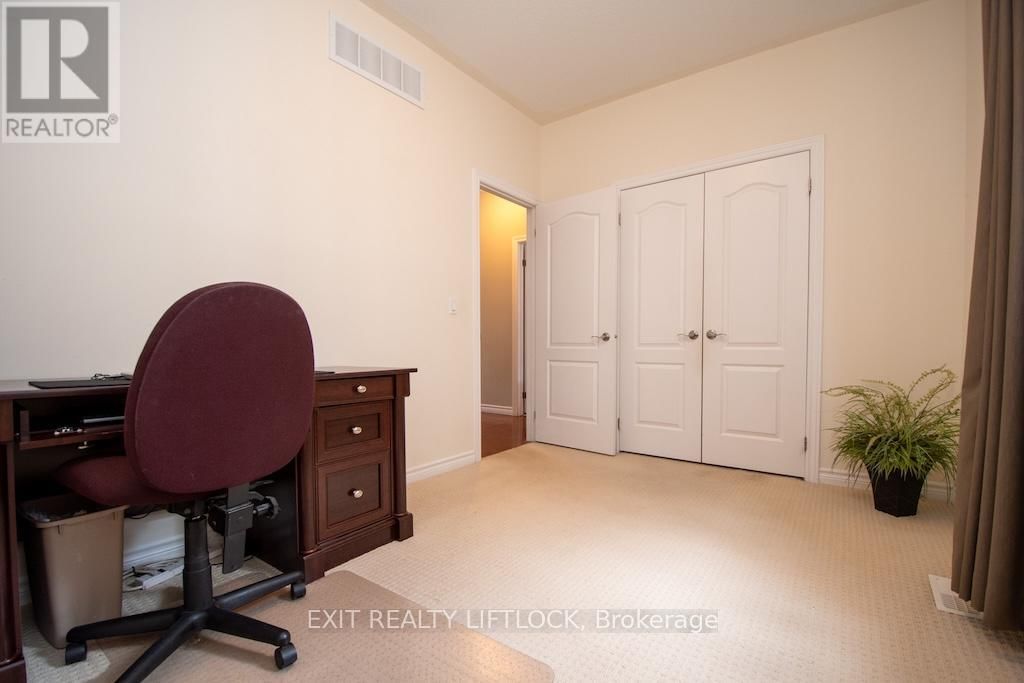 2495 CUNNINGHAM BOULEVARD Image 30