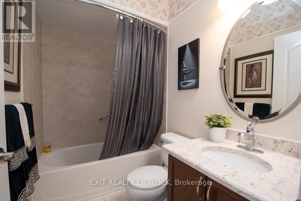 2495 CUNNINGHAM BOULEVARD Image 34