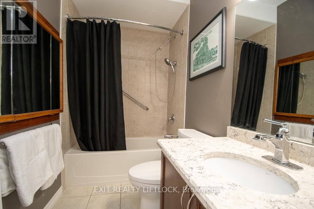 2495 CUNNINGHAM BOULEVARD Image 35