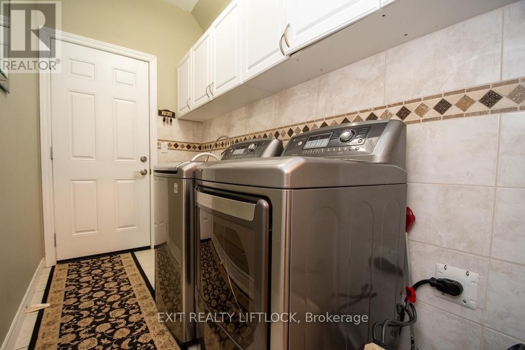 2495 CUNNINGHAM BOULEVARD Image 39