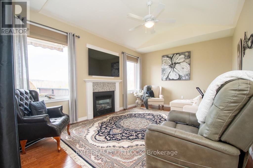 2495 CUNNINGHAM BOULEVARD Image 4