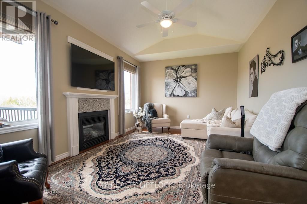 2495 CUNNINGHAM BOULEVARD Image 5