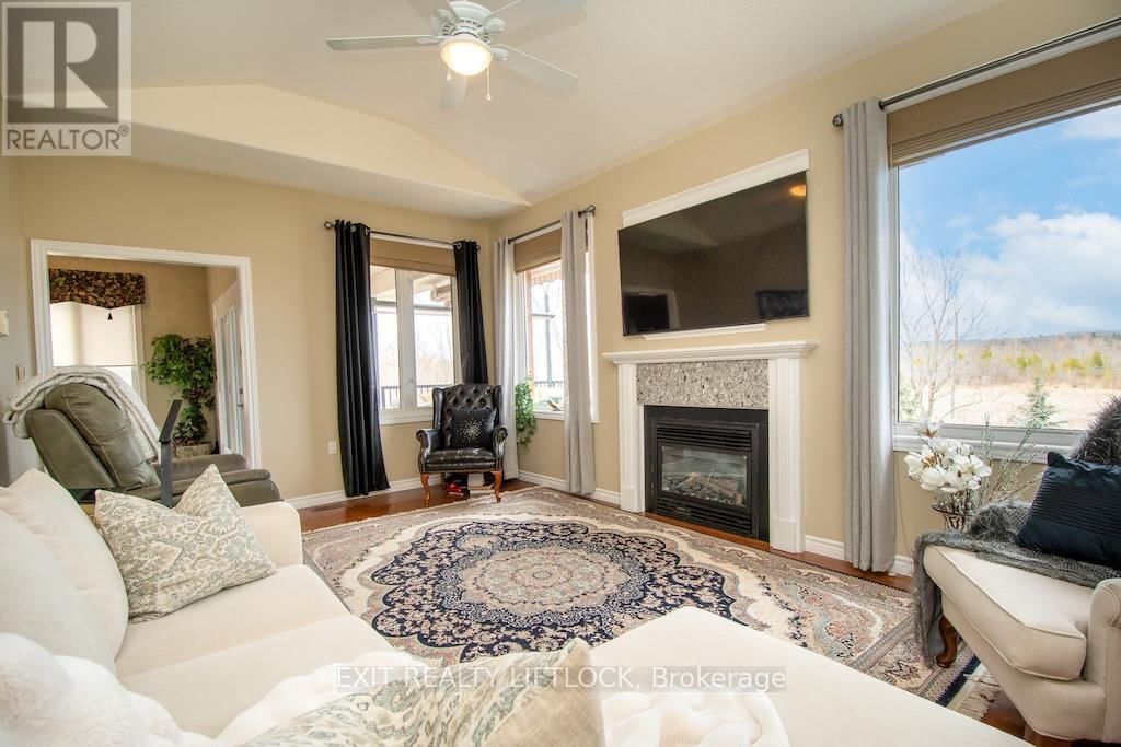 2495 CUNNINGHAM BOULEVARD Image 6