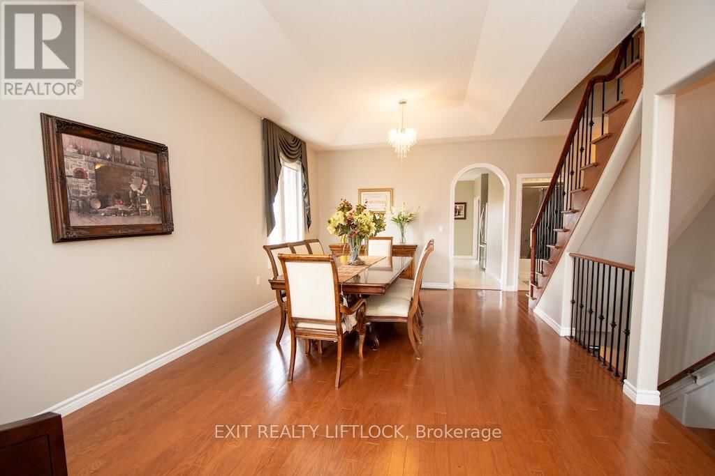 2495 CUNNINGHAM BOULEVARD Image 9