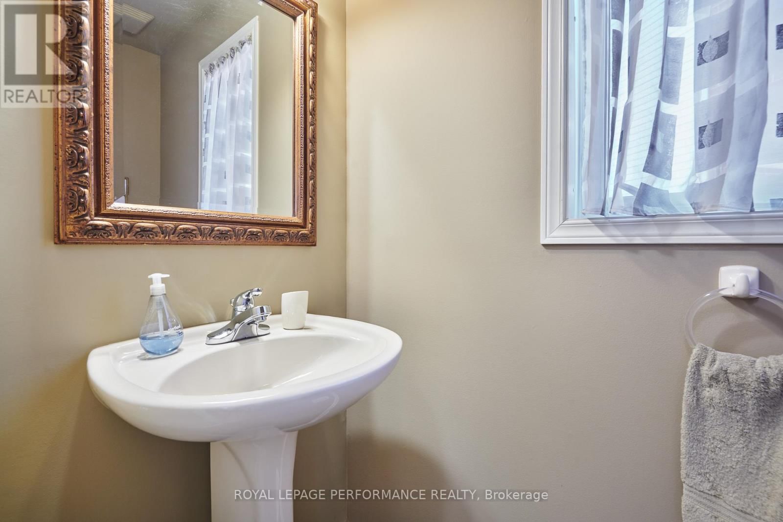 2104 LISKA STREET Image 17