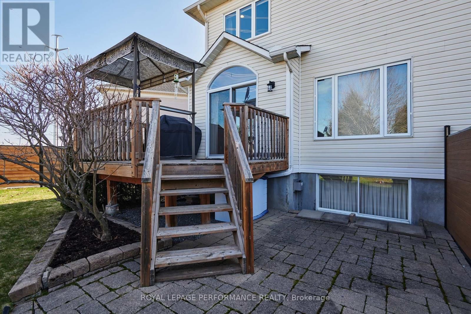 2104 LISKA STREET Image 31