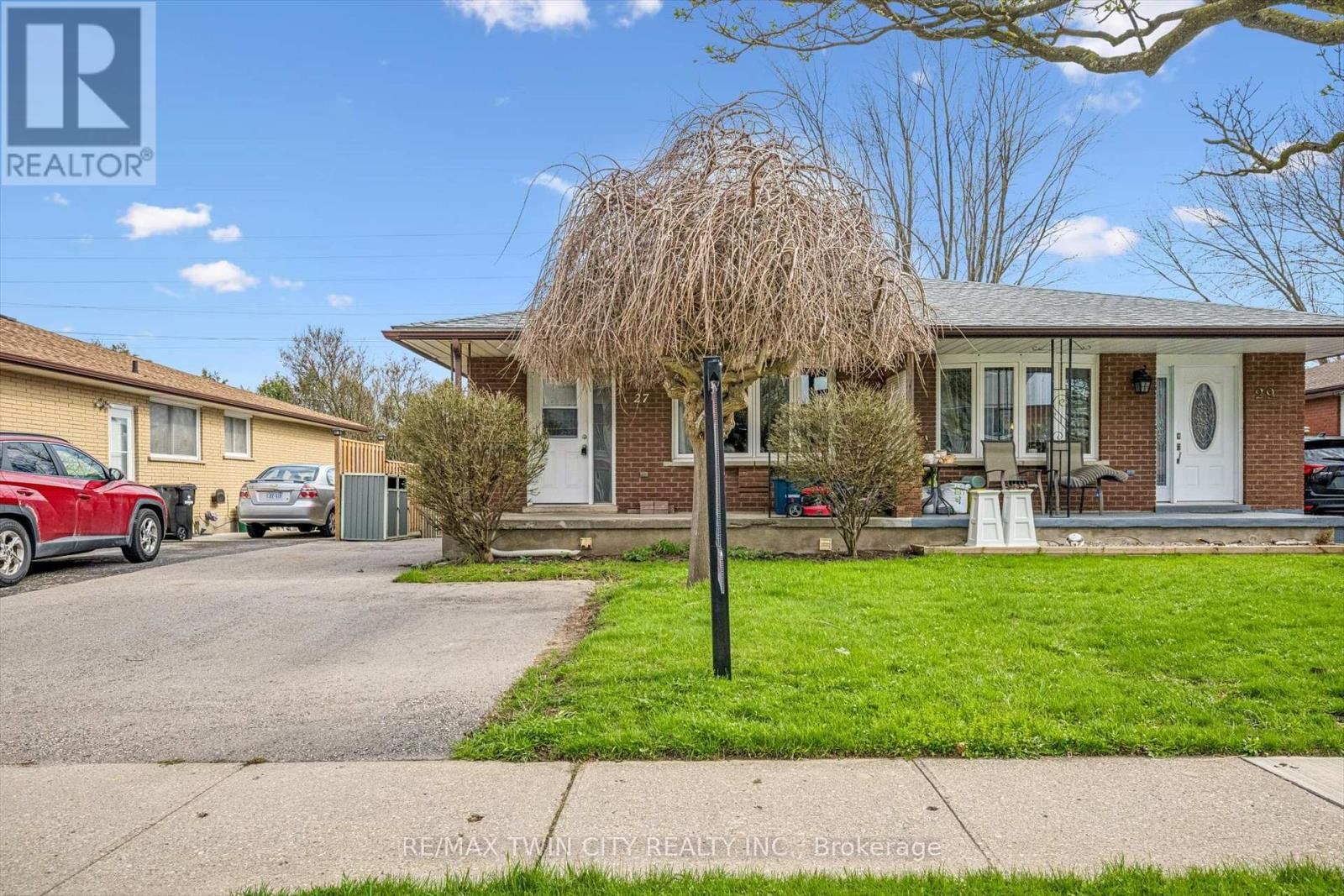 27 VICMOUNT DRIVE Image 1