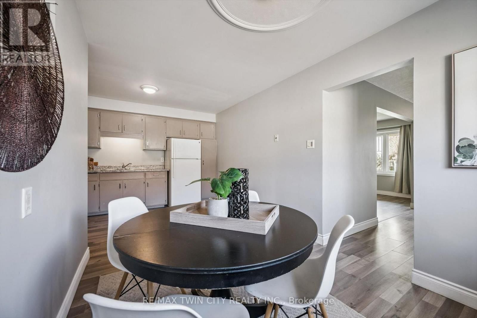 27 VICMOUNT DRIVE Image 11