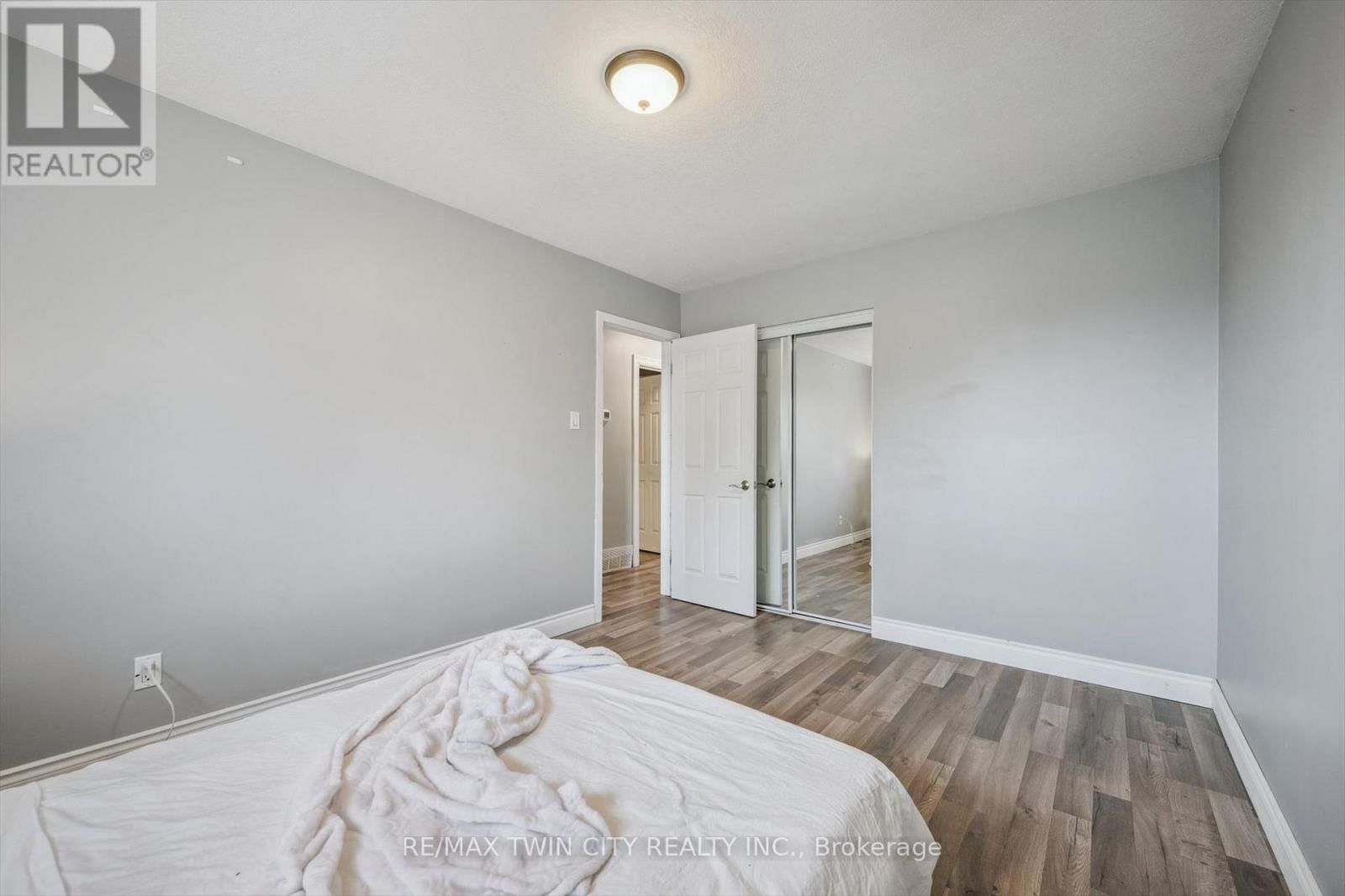 27 VICMOUNT DRIVE Image 17