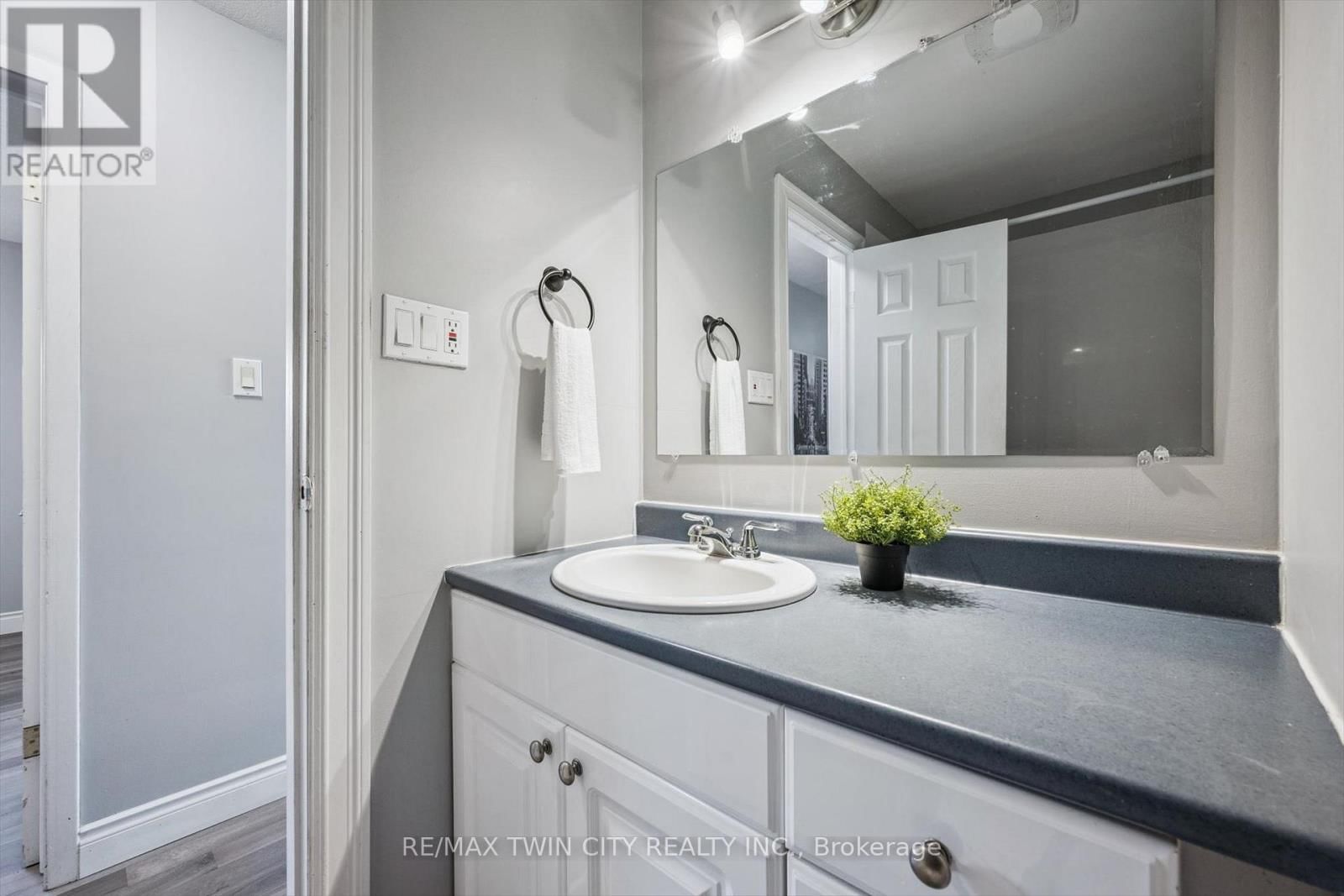 27 VICMOUNT DRIVE Image 22