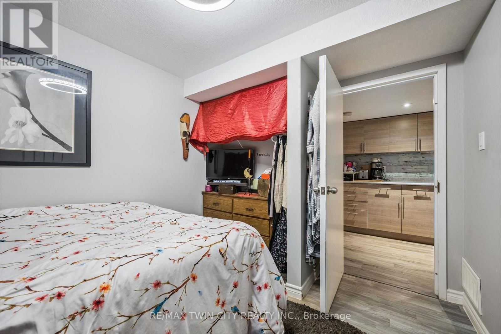 27 VICMOUNT DRIVE Image 31