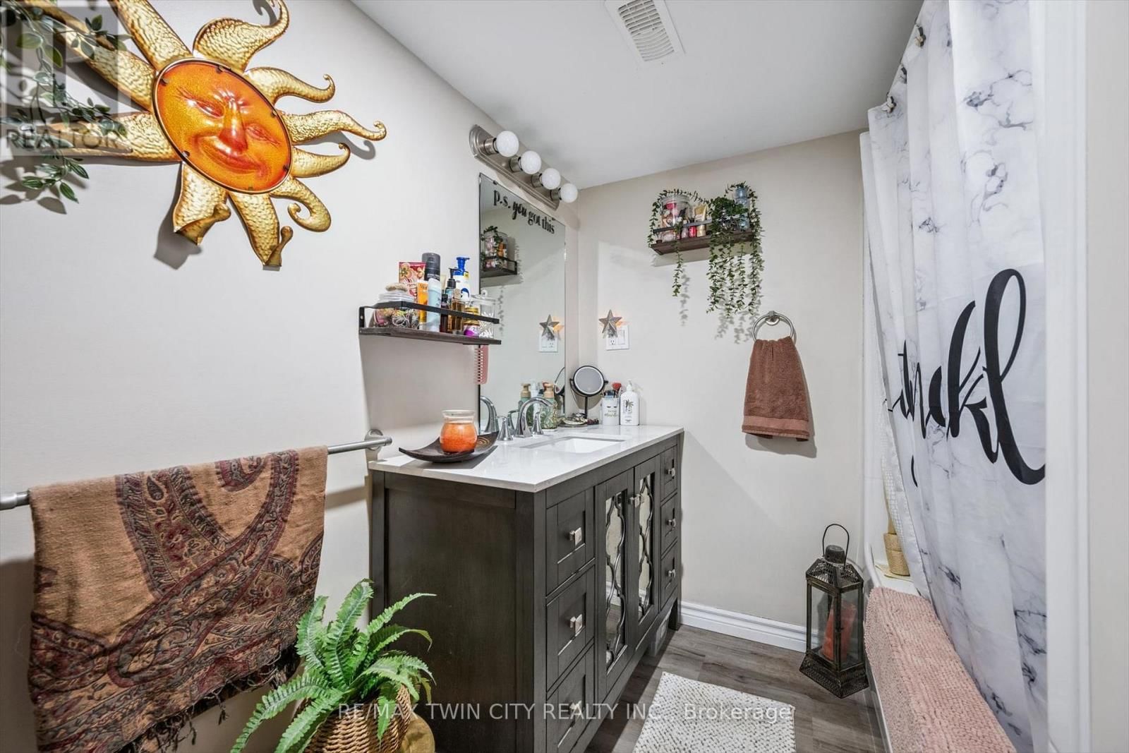 27 VICMOUNT DRIVE Image 34