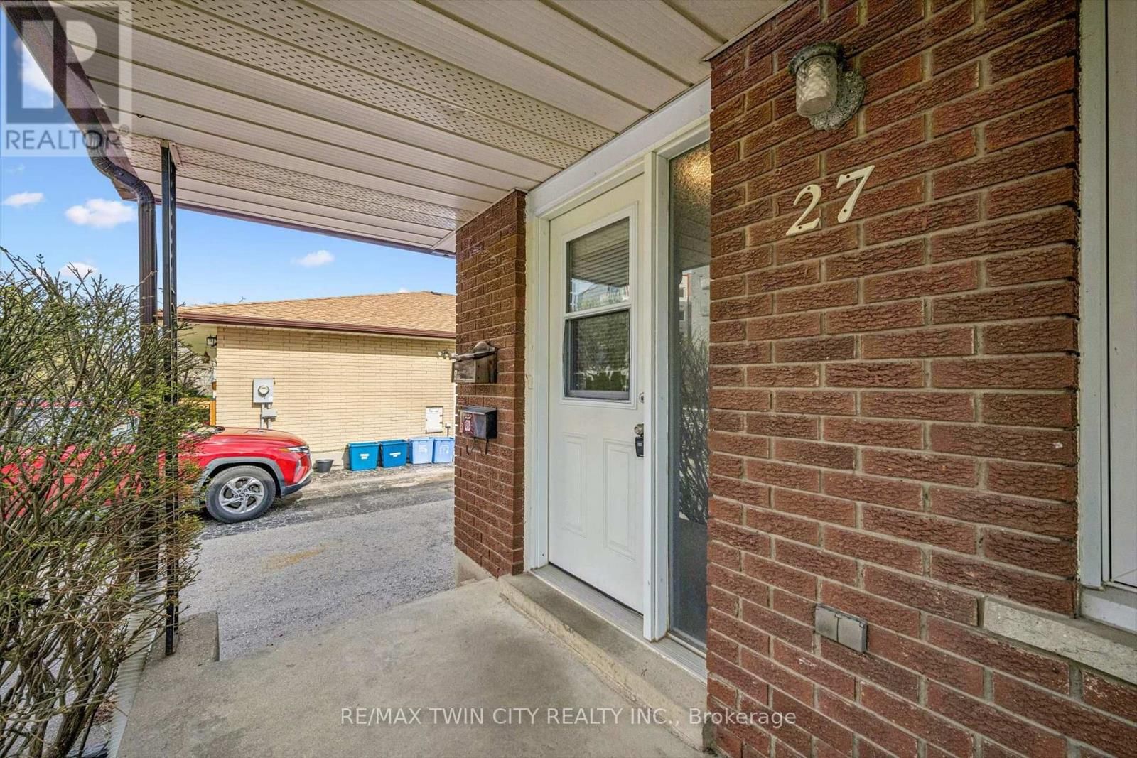 27 VICMOUNT DRIVE Image 4