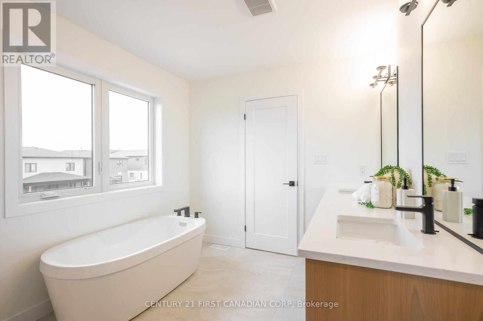 1378 SHIELDS PLACE Image 26