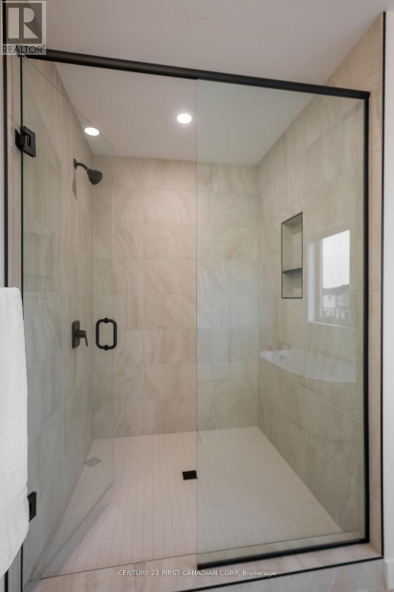 1378 SHIELDS PLACE Image 27