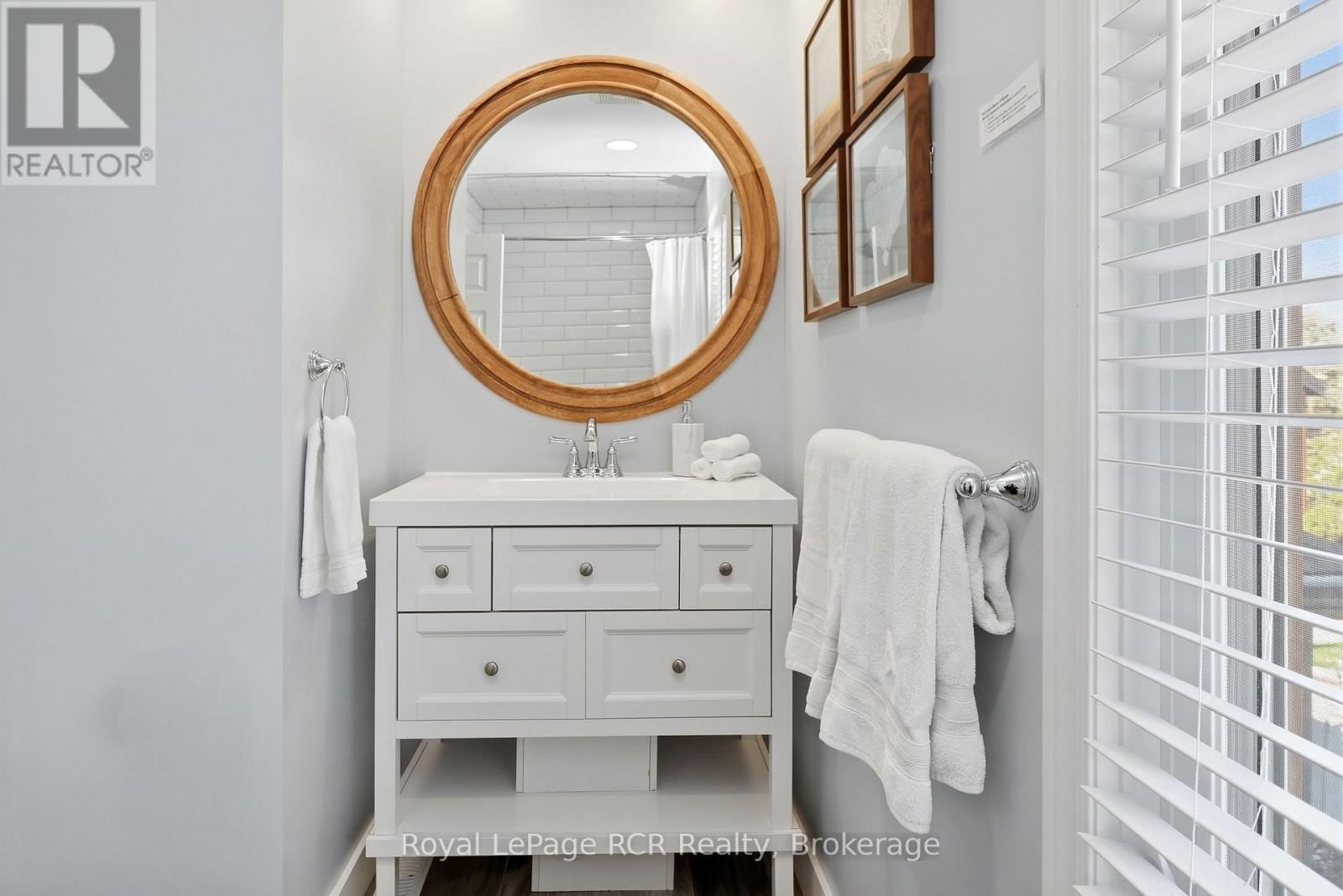 113 - 110 FAIRWAY COURT Image 11