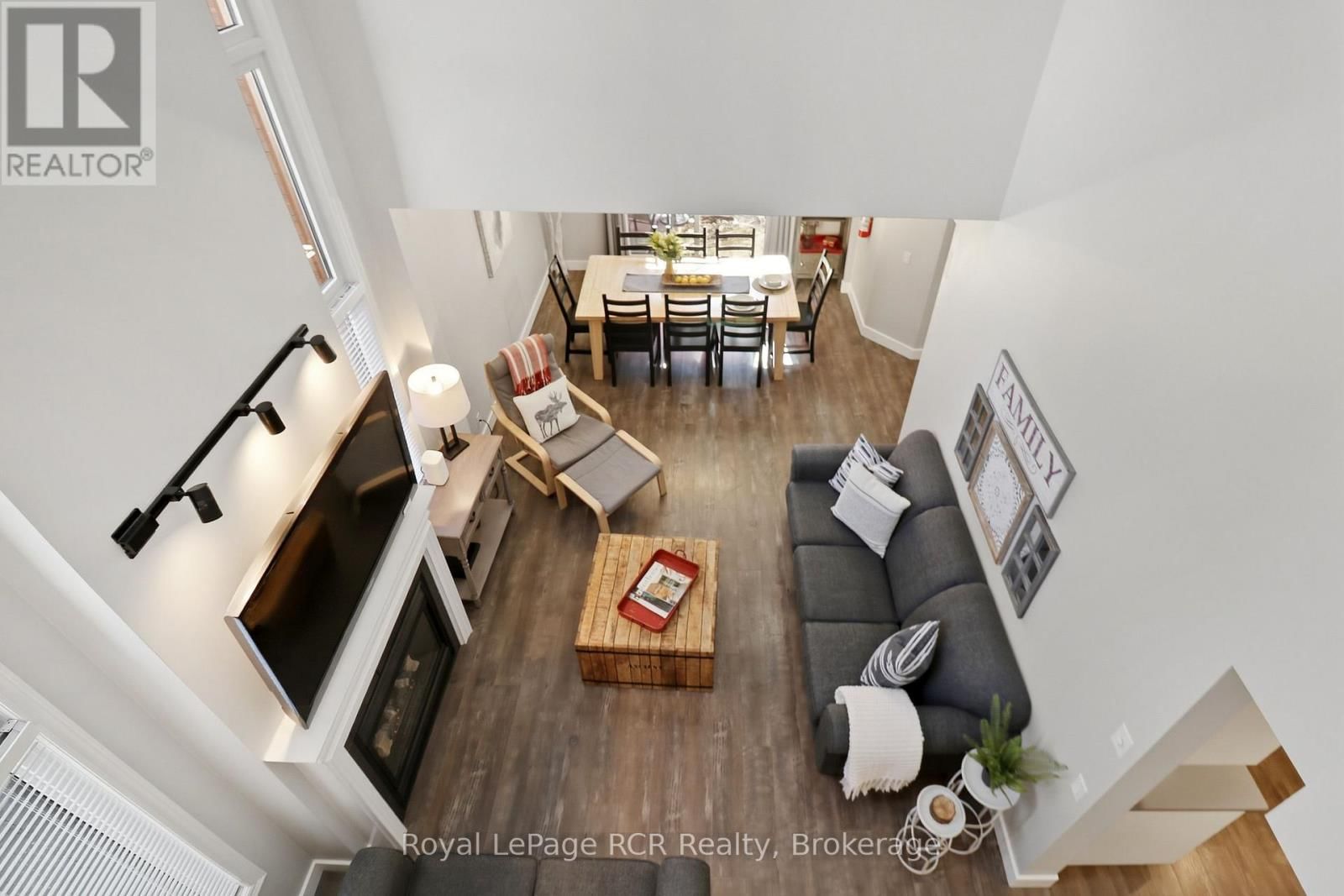 113 - 110 FAIRWAY COURT Image 14