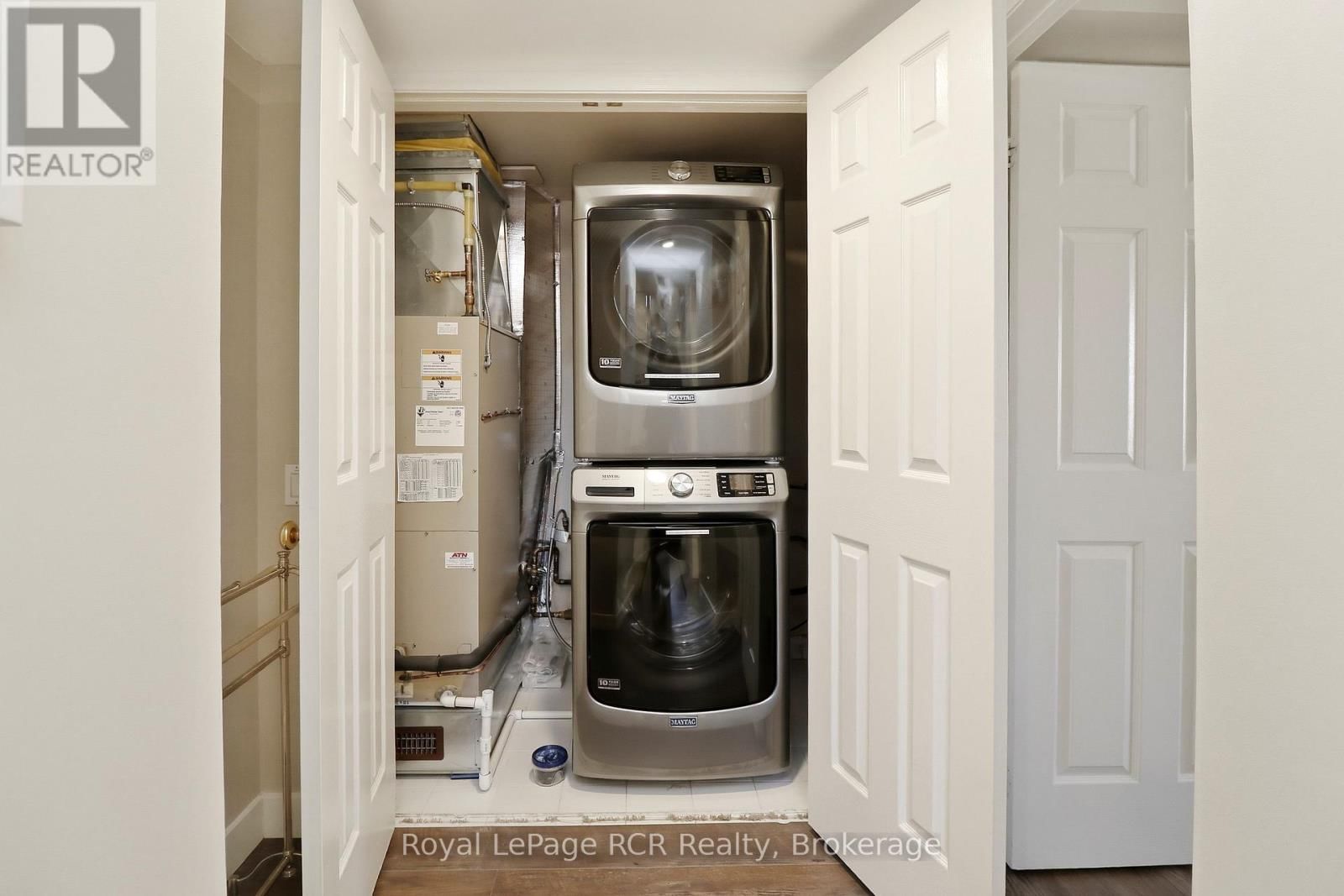 113 - 110 FAIRWAY COURT Image 17