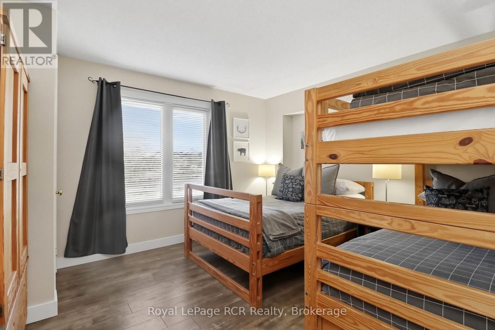 113 - 110 FAIRWAY COURT Image 18