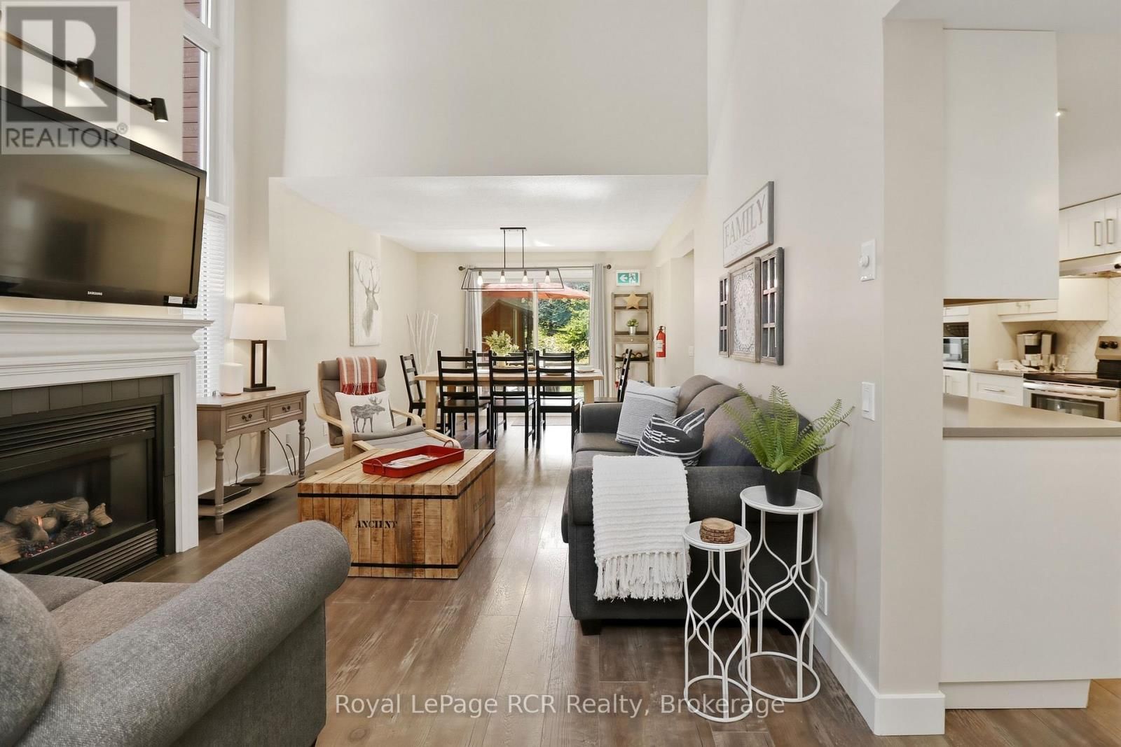 113 - 110 FAIRWAY COURT Image 20