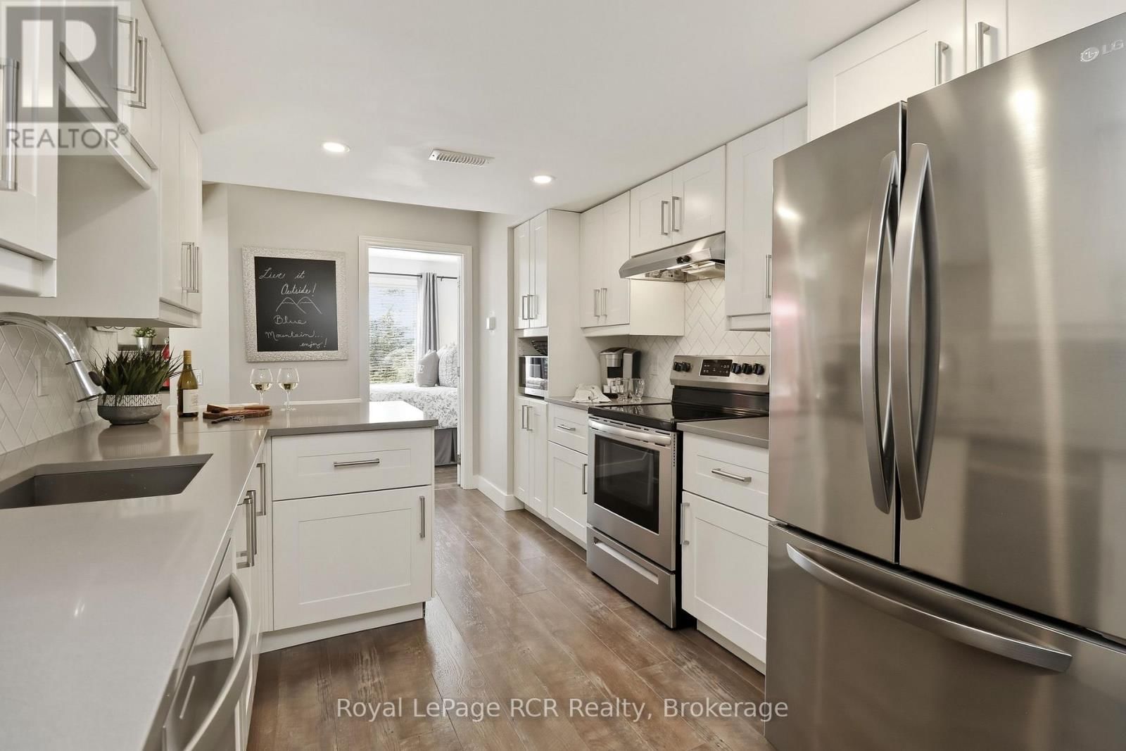 113 - 110 FAIRWAY COURT Image 38