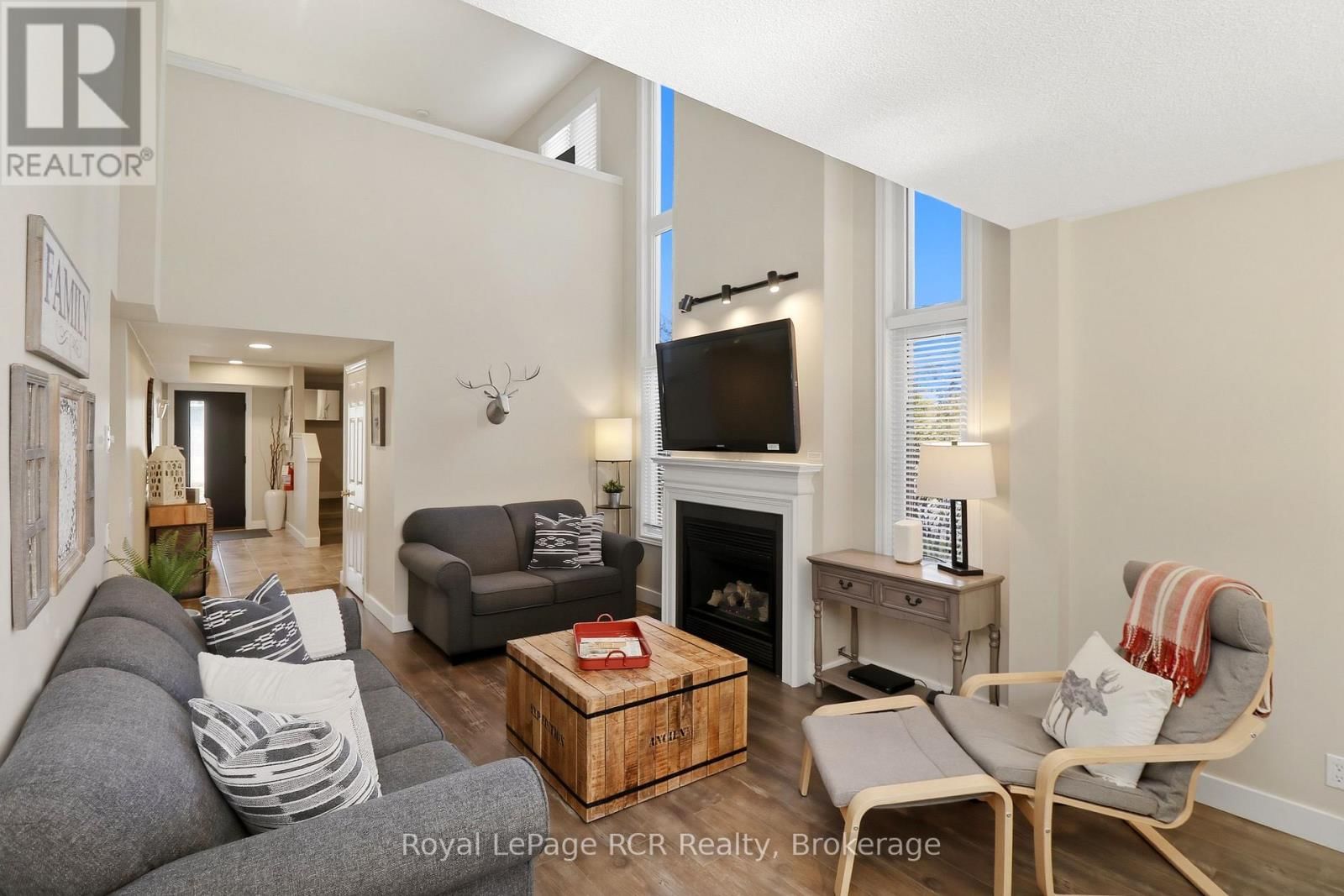 113 - 110 FAIRWAY COURT Image 44