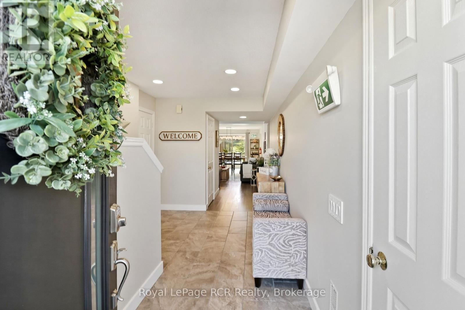 113 - 110 FAIRWAY COURT Image 5