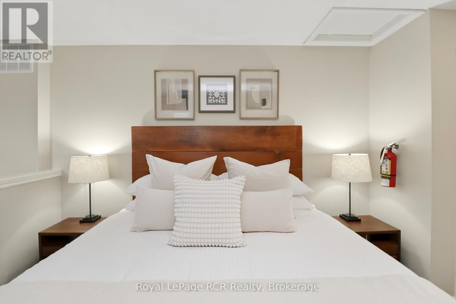 113 - 110 FAIRWAY COURT Image 8