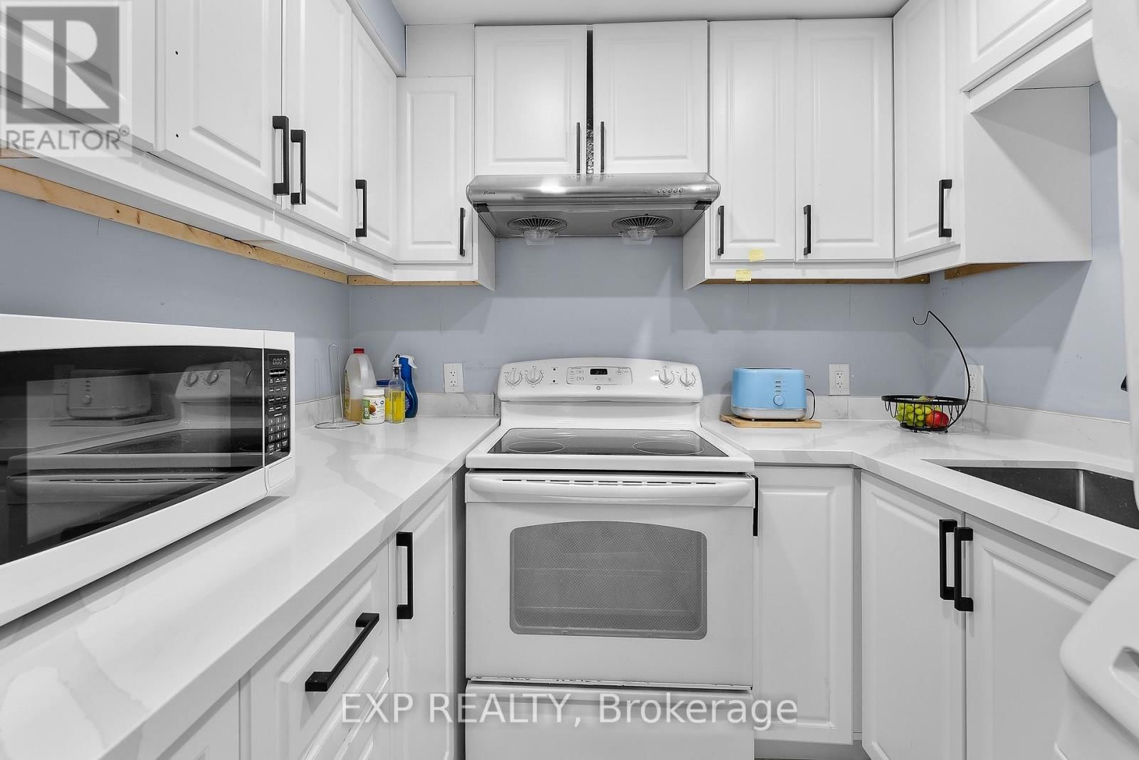 Lower - 13 HOPKINS STREET Image 4