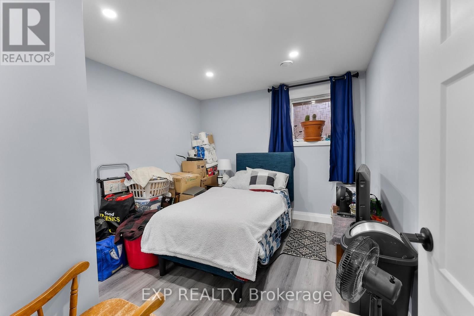 Lower - 13 HOPKINS STREET Image 9