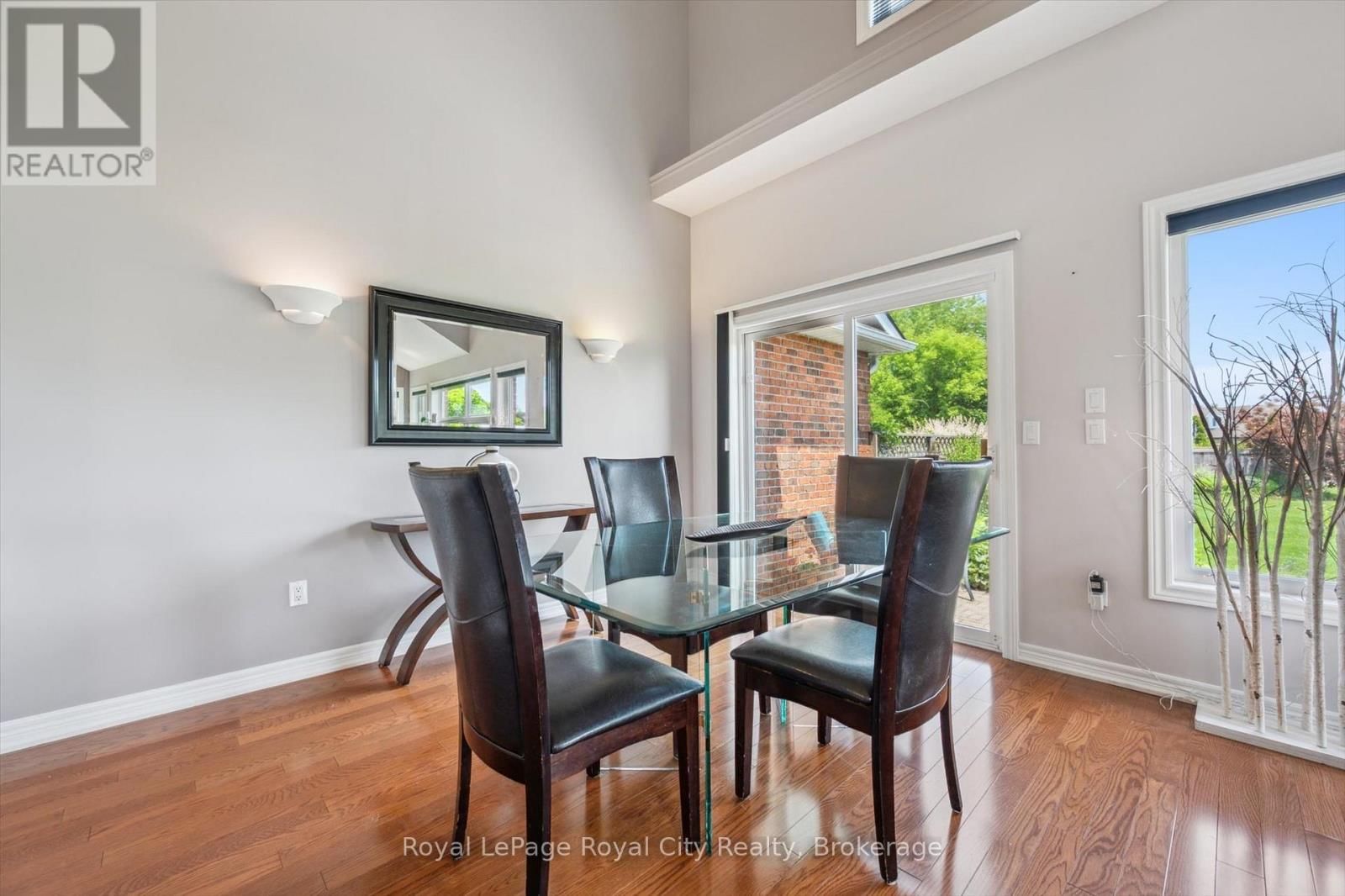 105 RIVERWALK PLACE Image 11