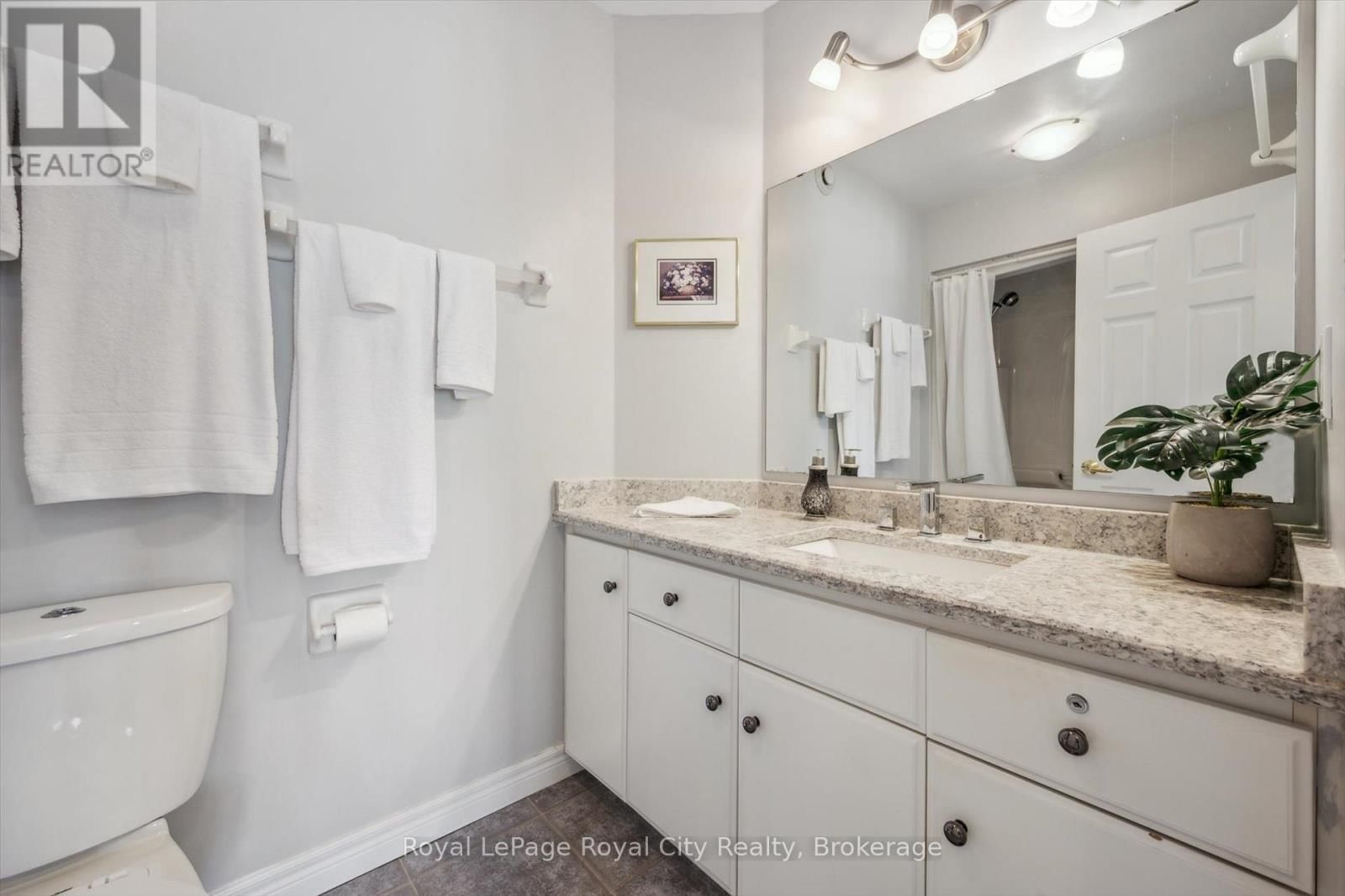 105 RIVERWALK PLACE Image 21