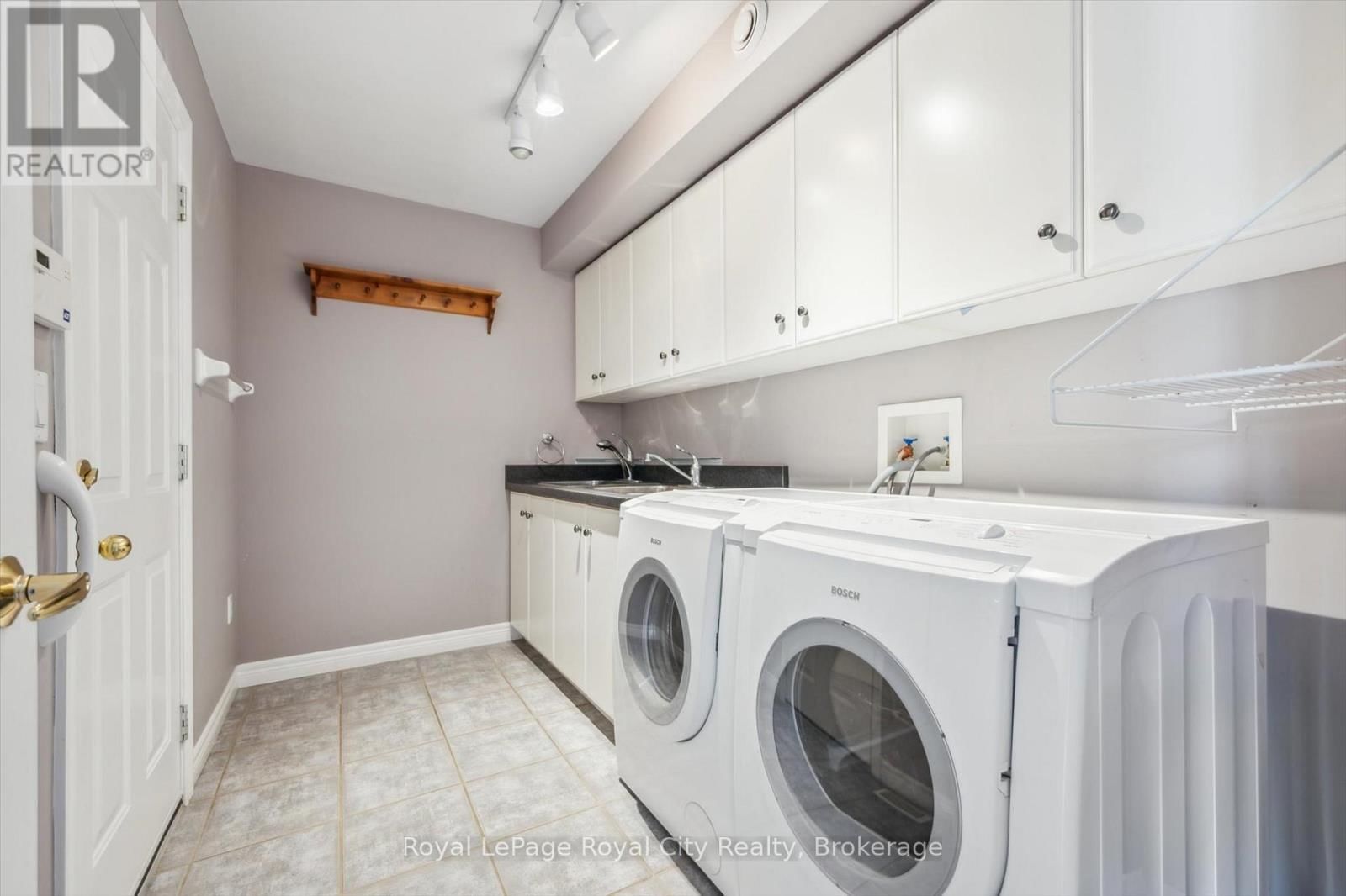 105 RIVERWALK PLACE Image 22