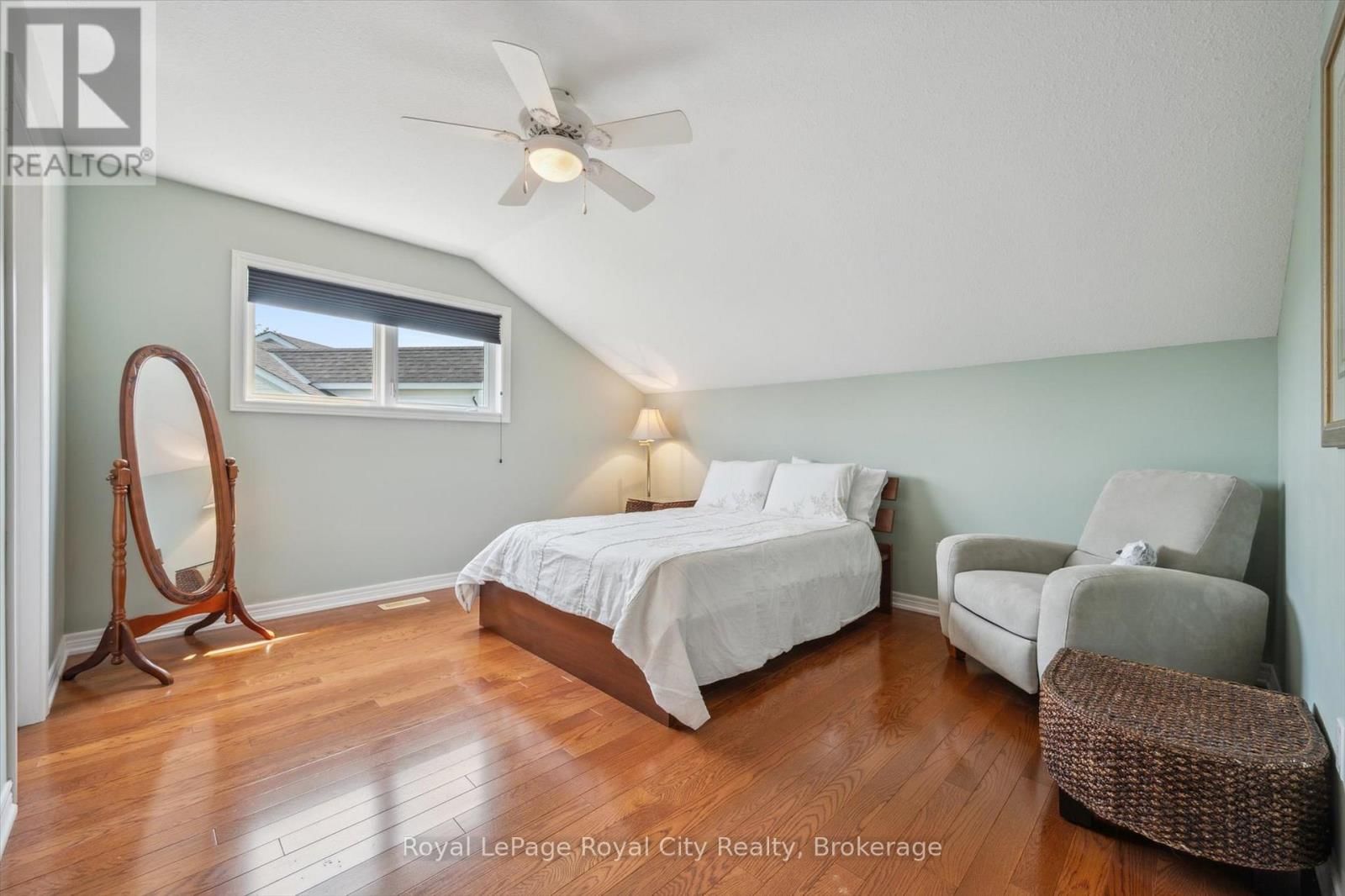 105 RIVERWALK PLACE Image 26